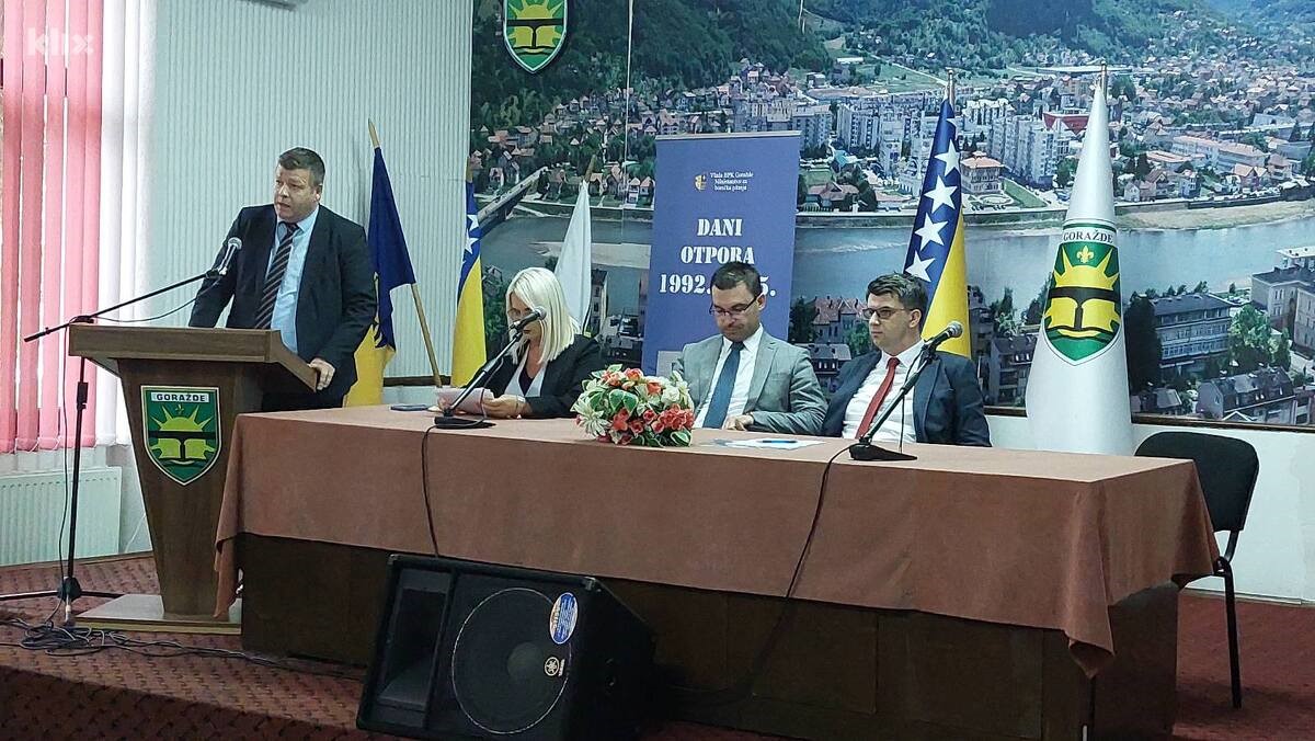 46_U_Goraždu_održan_naučni_skup_i_izložba_Dokumentovan_a_nepresuđen_genocid.jpg