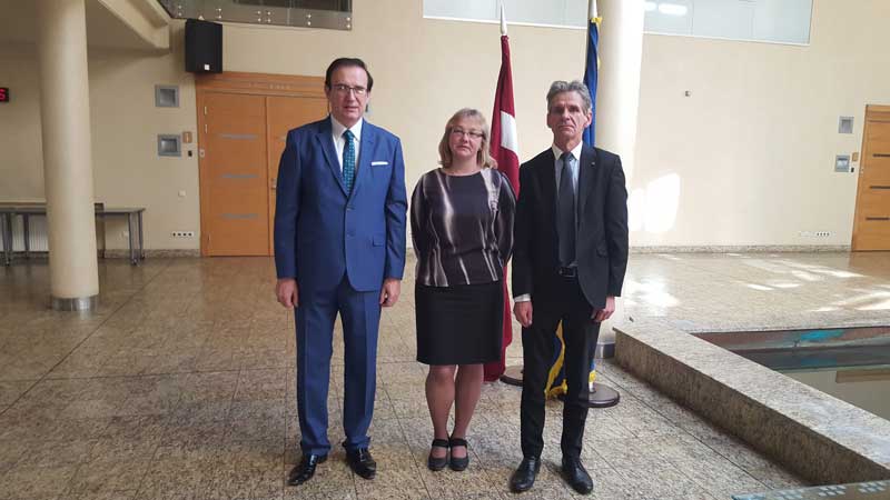 Promotori-izložbe-prof.-dr.-Adamir-Jerković,-Mara-Sprudža-i-Guntis-Zemitis